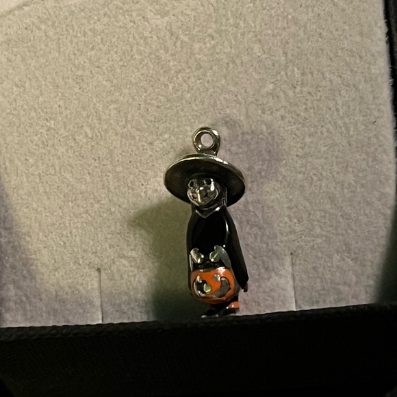 BOO!!! Adorable enamel james avery Halloween witch charm - Picture 2 of 6